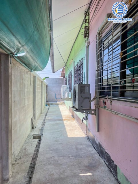 *****บ้านเดี่ยวมือสองย่านสมุทรปราการ ม.ซอยหลอดปิ้ง ประชาอุทิศ 90 เนื้อที่กว้างขวางถึง 67 ตร.ว. ฟังก์ชัน 4 ห้องนอน 2 ห้องน้ำ 2 ที่จอดรถ แถมฟรี! 5 เครื่องปรับอากาศ สภาพดี บนทำเลแห่งการเดินทาง เชื่อมต่อถ.ประชาอุทิศ-วัดคู่สร้าง, ถ.กาญจนาภิเษก